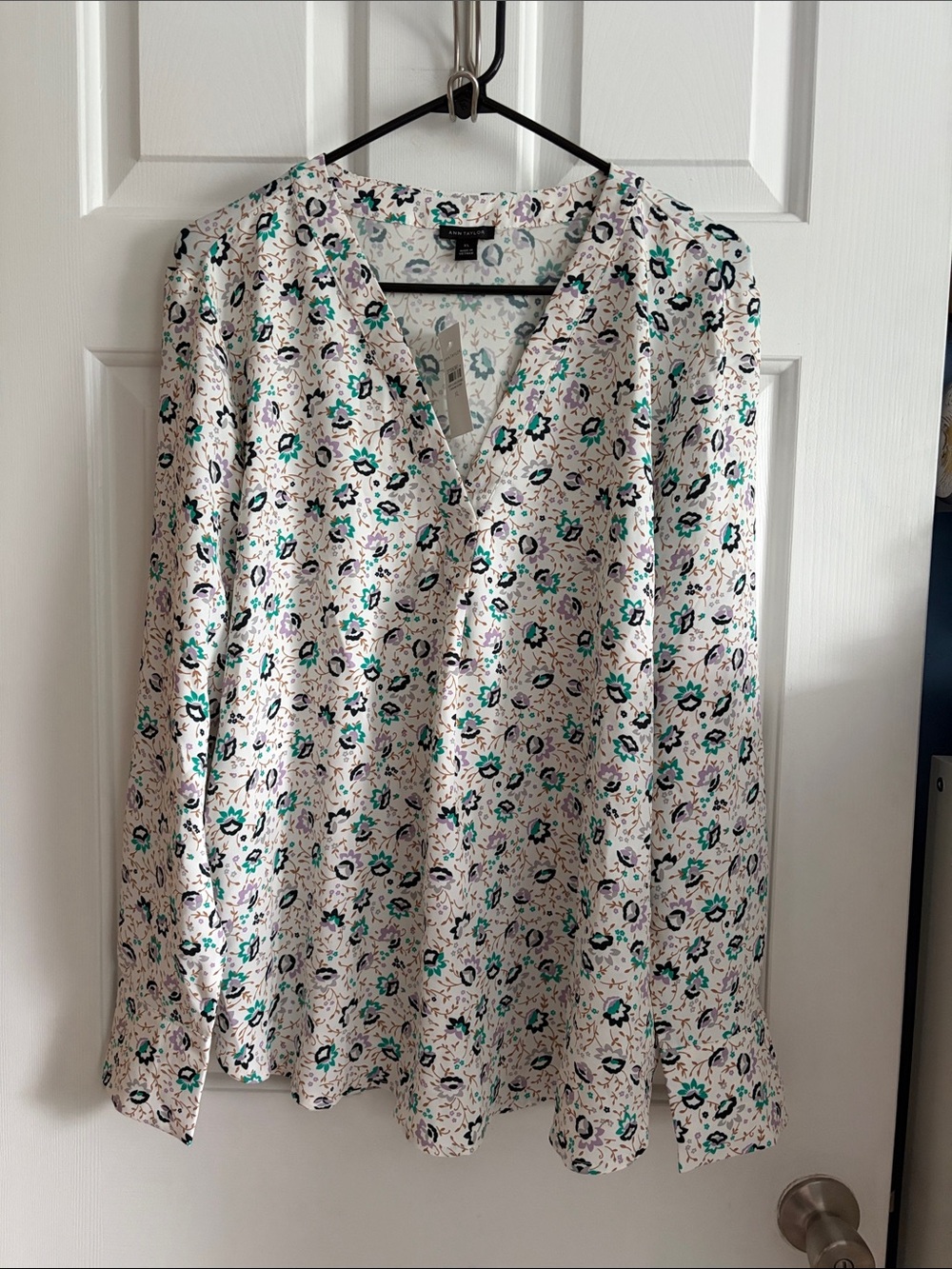 Ann Taylor NEW Floral Print V-Neck Blouse Office Career Size XL
